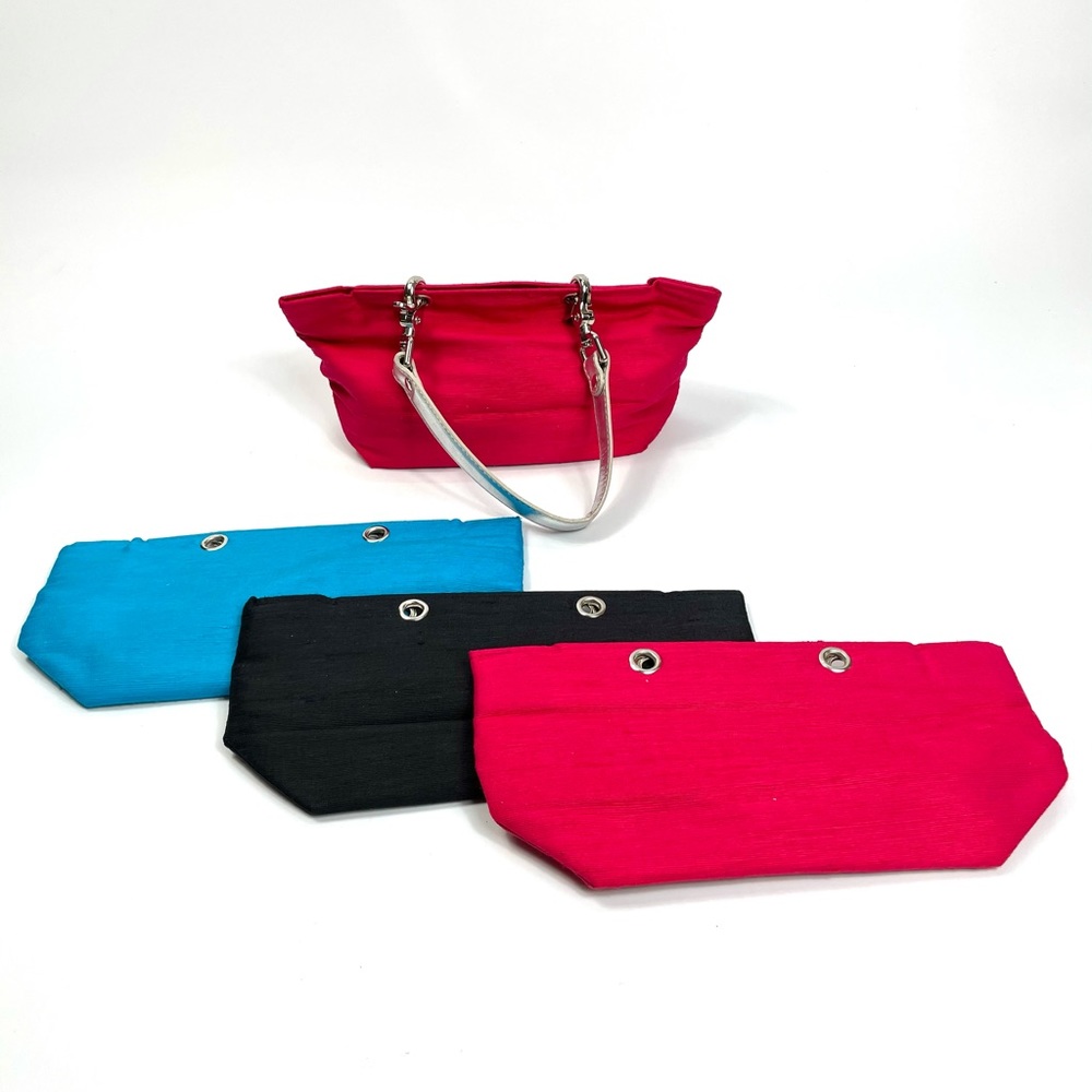 Exchangeable mini-handbag.